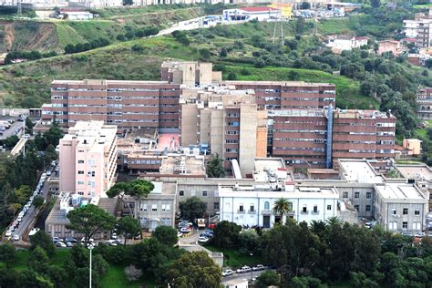 Ospedali riuniti di Reggio Calabria .